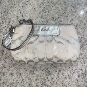 Coach Wristlet Excellent new condition.